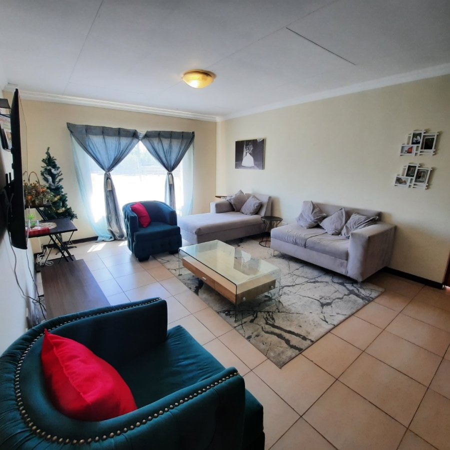 2 Bedroom Property for Sale in Pellissier Free State